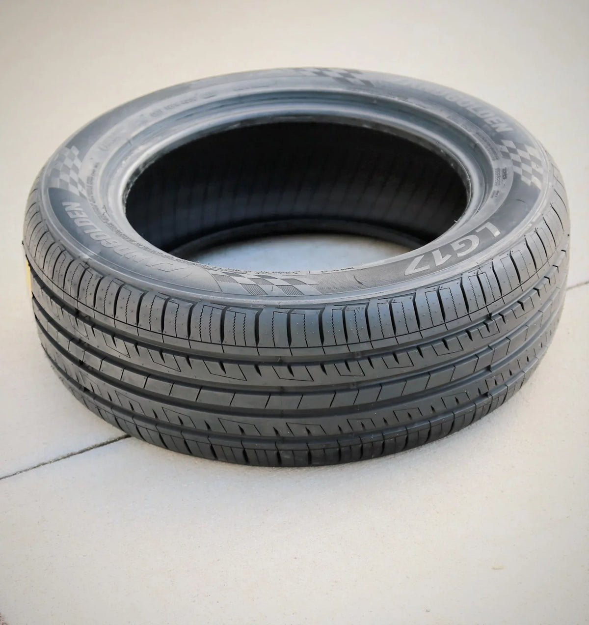 Landgolden LG17 195/55R15 85V Functionality Tire Fits: 2007-08 Honda Fit Sport, 1999-2000 Honda Civic Si