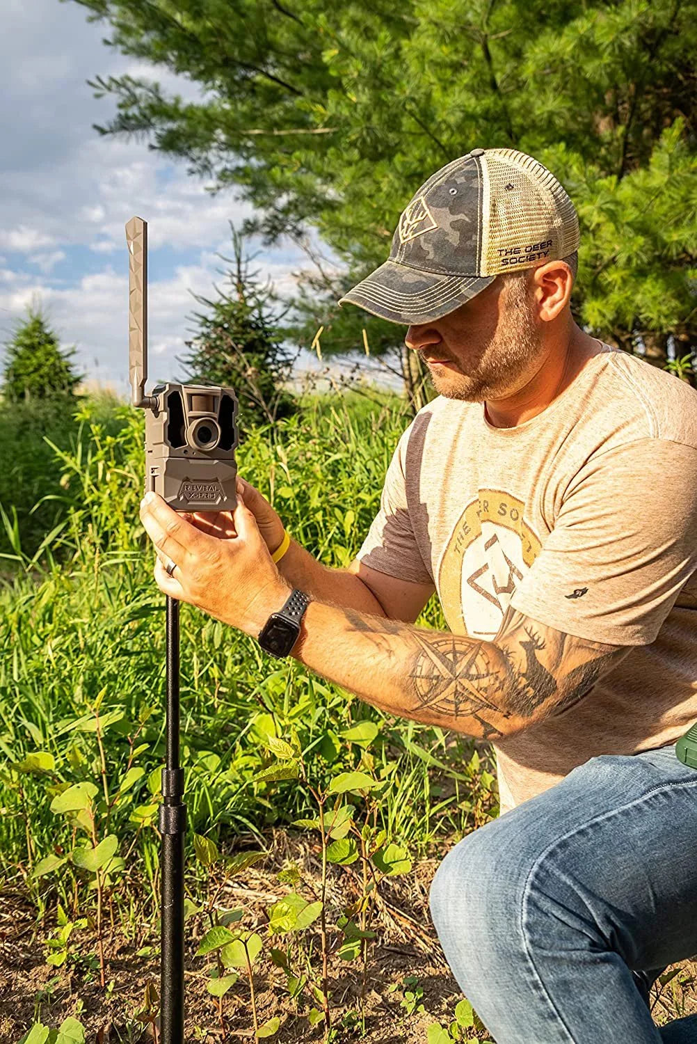 TACTACAM Reveal X PRO Cellular Trail Camera, Verizon and AT&T, NO Glow, Integrated GPS Tracking, Built in LCD Display HD Photo and HD Video X-PRO + Solar Panel