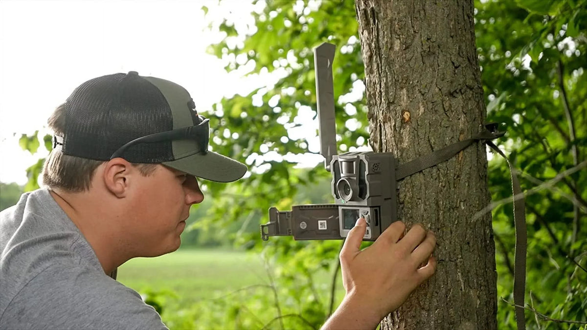 TACTACAM Reveal X PRO Cellular Trail Camera, Verizon and AT&T, NO Glow, Integrated GPS Tracking, Built in LCD Display HD Photo and HD Video X-PRO + Solar Panel